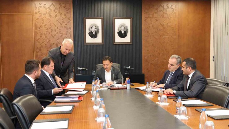 Valilik ile ERÜ arasında ’ERVA Spor Okulları Akademisi’ işbirliği protokolü imzalandı