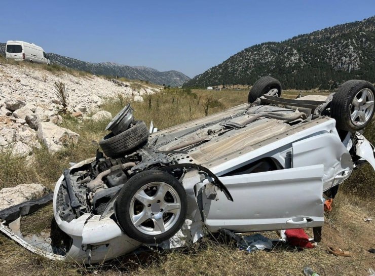 Konya’da otomobil şarampole devrildi: 5 yaralı