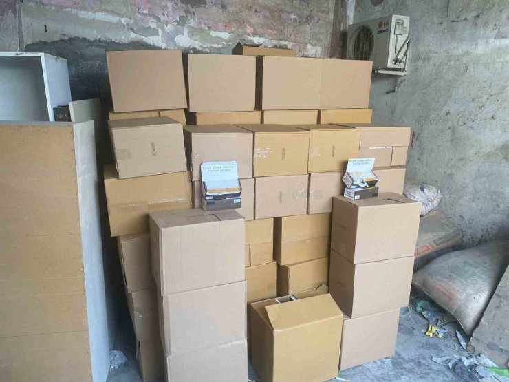 Adana’da 2 milyon 800 bin adet gümrük kaçağı makaron ele geçirildi