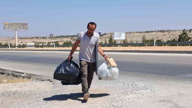 Kendini doğaya adayan akademisyen 6 yılda 10 bin poşet çöp topladı
