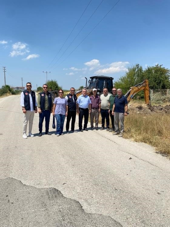 Kaymakam Öztürk, Kandilli Köyü’ndeki altyapı çalışmalarını yerinde inceledi