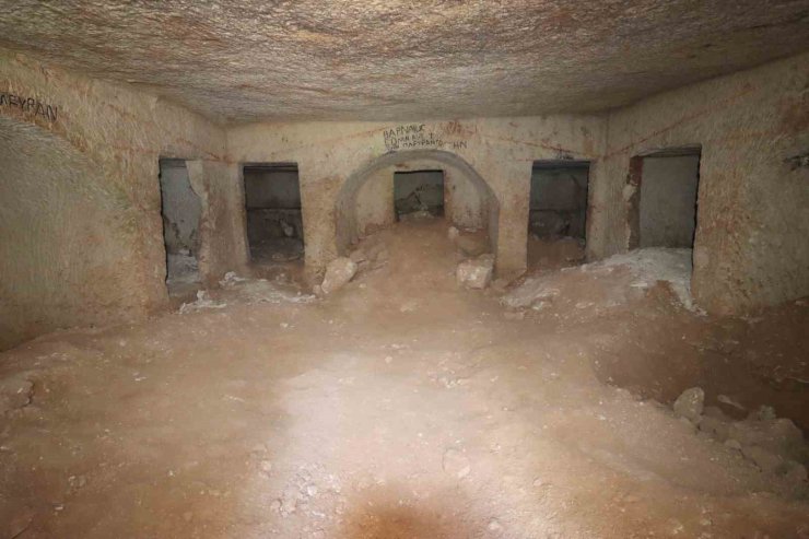 Şanlıurfa’da bulunan kaya mezarı kayıt altına alındı