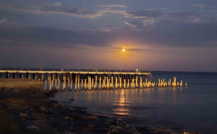 Gökyüzünde dolunay, Van Gölü’nde yakamoz