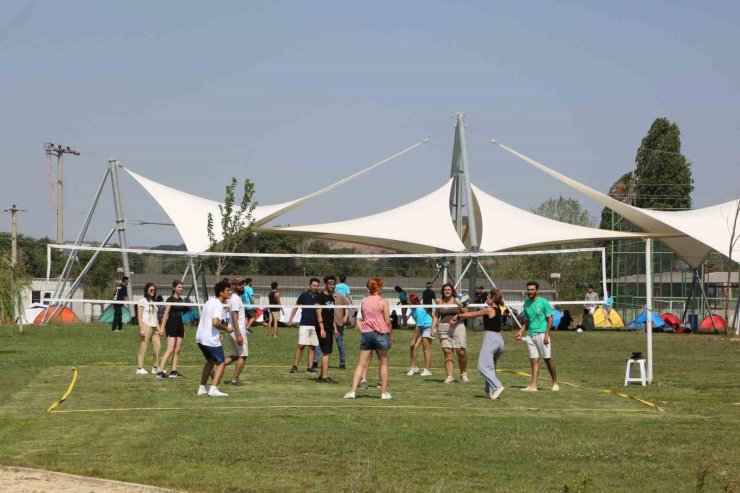 Dünya gençleri Fadıllı’da buluştu