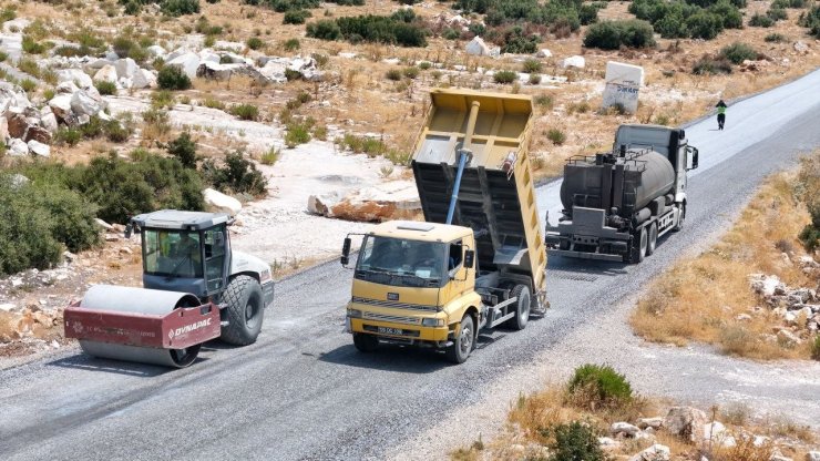 Başkan Çerçioğlu kırsal mahallelerde yol yenileme çalışmalarını sürdürüyor