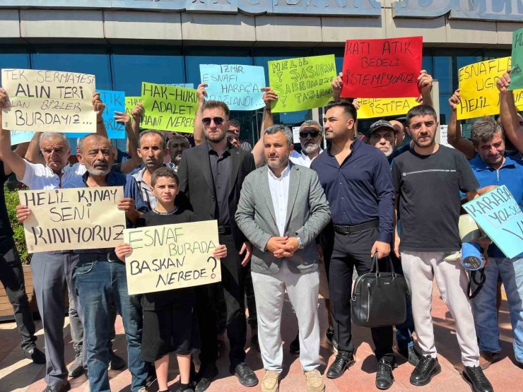 Karabağlar’da pazarcılardan ‘katı atık bedeli’ tepkisi