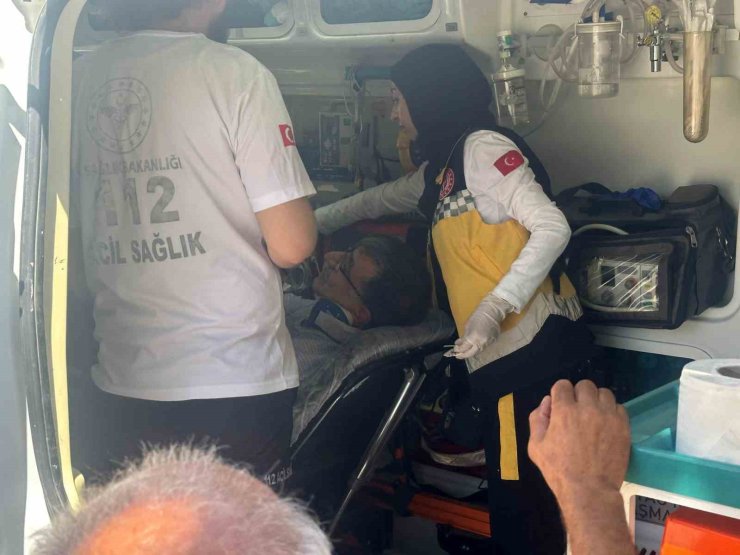 Otomobil ile kamyon çarpıştı: 1 yaralı