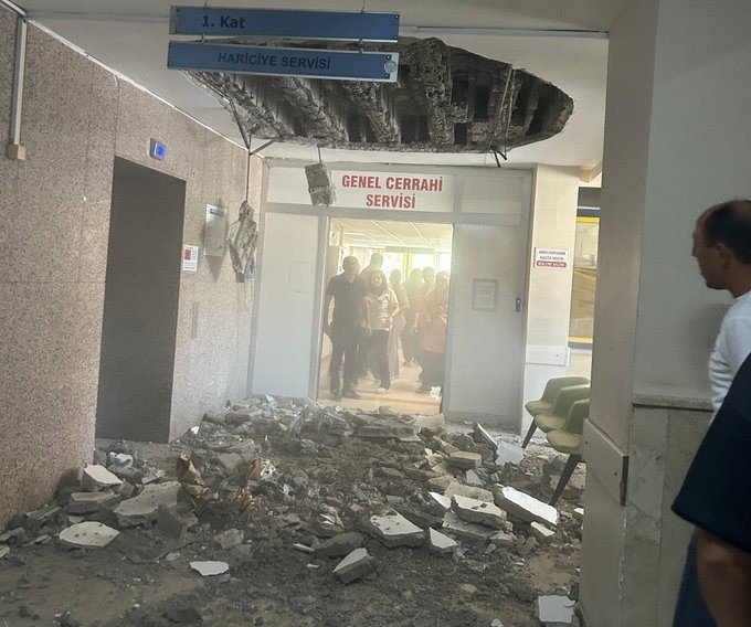 Tavanı çöken Denizli Devlet Hastanesinin bir katı kullanıma kapatıldı