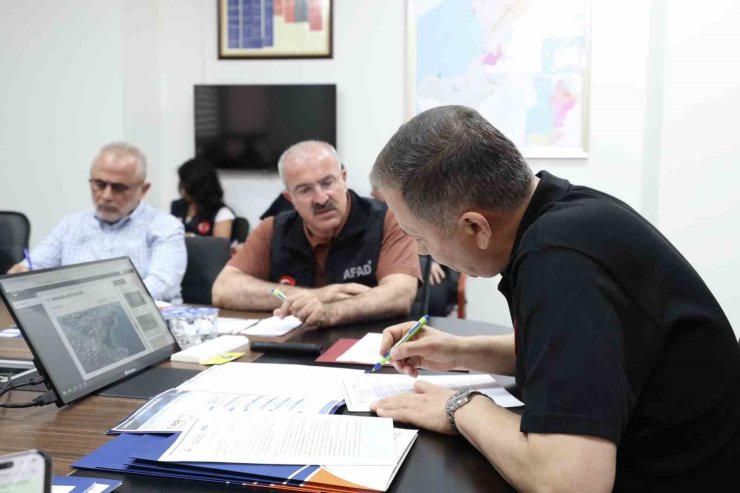 İçişleri Bakanı Ali Yerlikaya, Çanakkale AFAD İl Müdürlüğü’nde