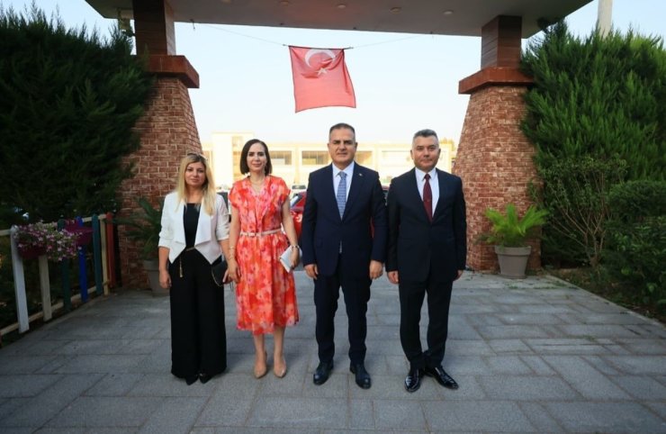 Vali Akbıyık’tan Tuğgeneral Büyük’e plaketli uğurlama