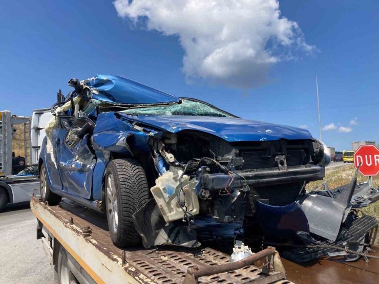 Otomobil tıra arkadan çarptı: 1 yaralı