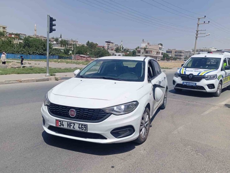 Siirt’te otomobil ile motokurye çarpıştı: 1 yaralı