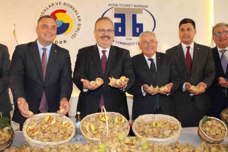 Aydın’da sezonun ilk kuru inciri 800 liradan satıldı