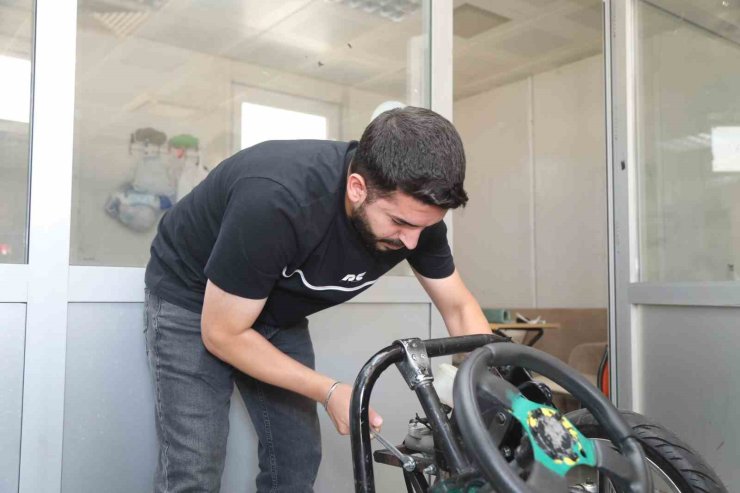 BTÜ öğrencileri elektrikli ve hidrojenli araçlar üretiyor