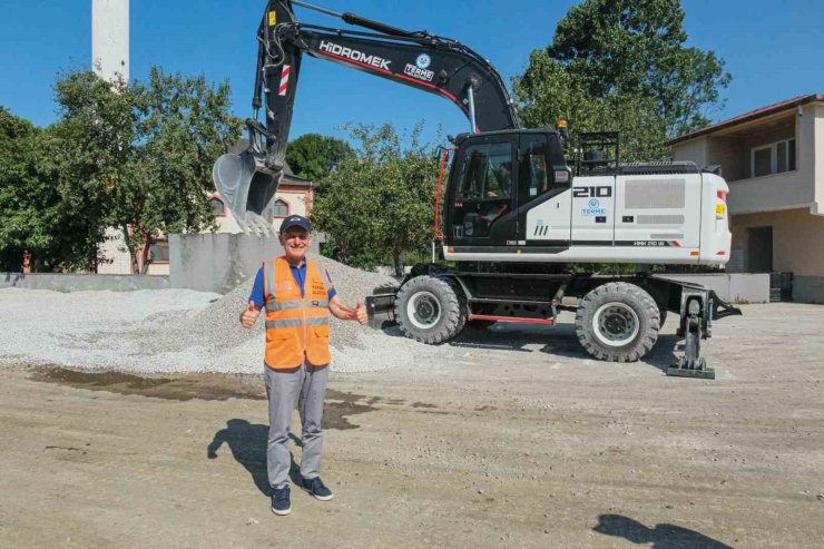 Bakanlıktan Terme Belediyesi’ne 10 milyonluk ekskavatör desteği