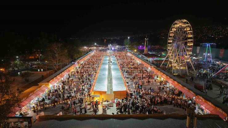 Geleneksel Ağustos Fuarına 11 günde 750 bin ziyaretçi