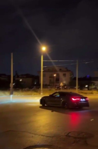 Ehliyetsiz sürücünün drifti pahalıya patladı