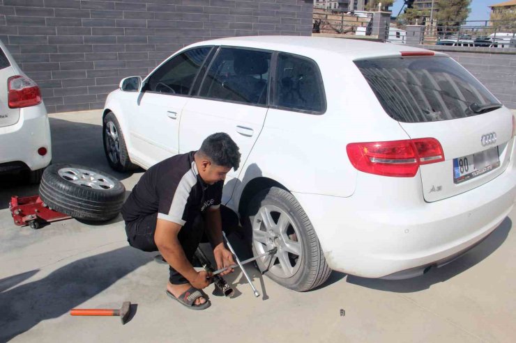 Kadın avukata lastik şoku