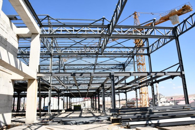 Patnos AVM’de çalışmalar hızlandı