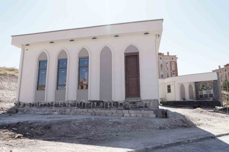 Demokrasi Mahallesi’nin butik camisi hızla tamamlanıyor