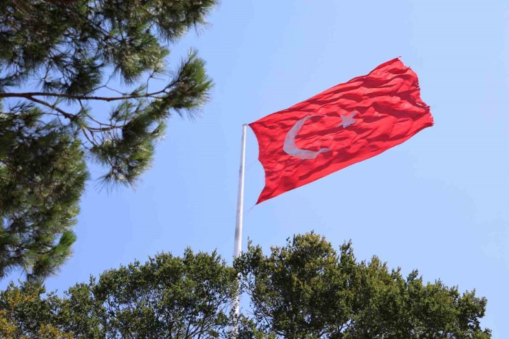 İstanbul’da kuvvetli rüzgar etkisini sürdürüyor