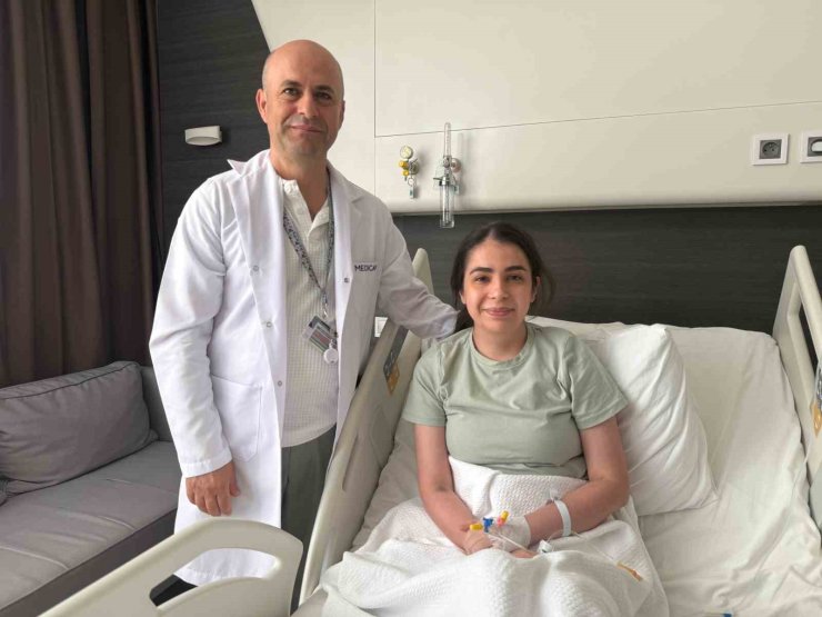 Boğazından su bile geçmiyordu, başarılı bir operasyonla yeniden yemek yiyebildi