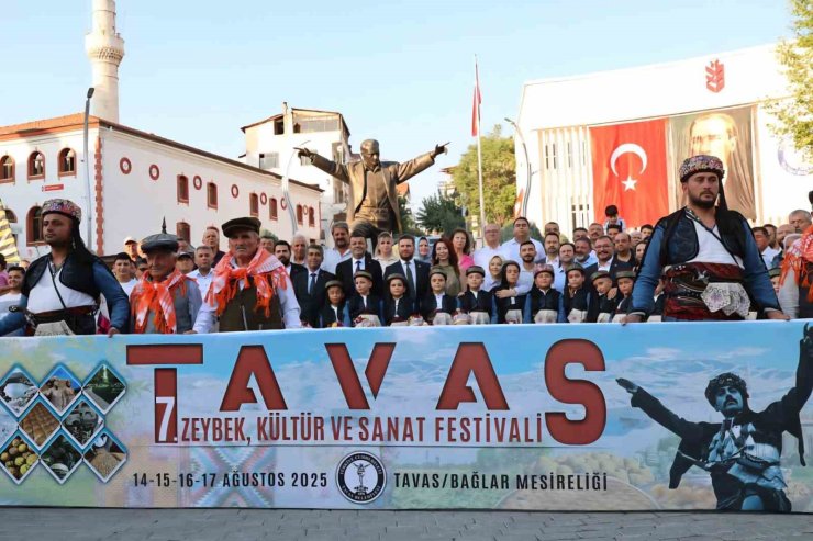 Tavas Belediyesi Zeybek kültürünü gelecek kuşaklara aktarıyor