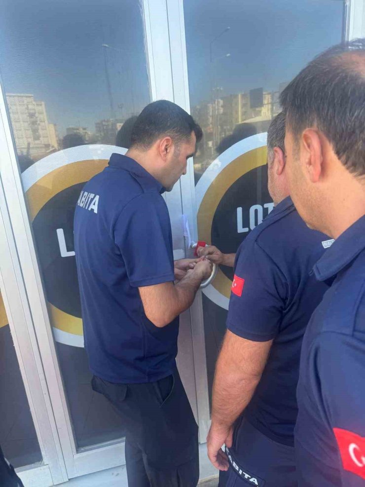 Ruhsatsız güzellik merkezi ve masaj salonu mühürlendi