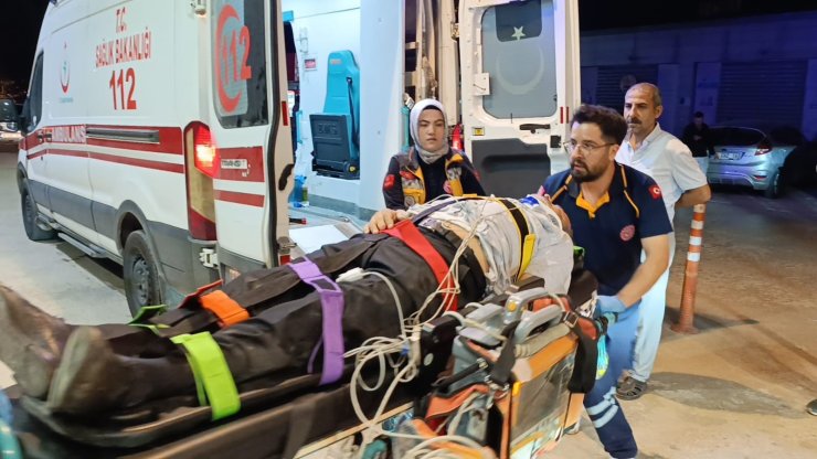 Motosiklet kazasında ağır yaralandı