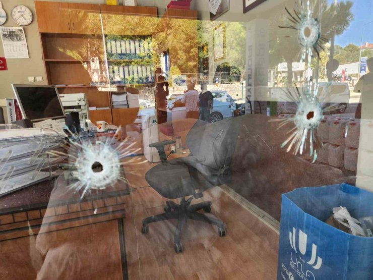 CHP Urla İlçe Başkan adayının iş yerine silahlı saldırı: