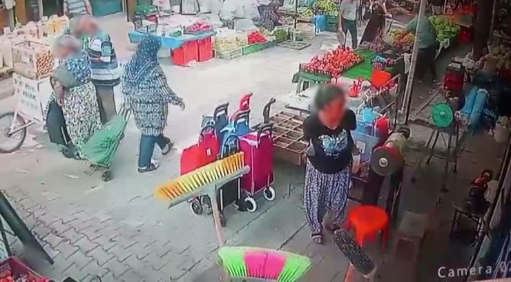 Balıkesir’de pazar arabası hırsızlığı kameraya yansıdı