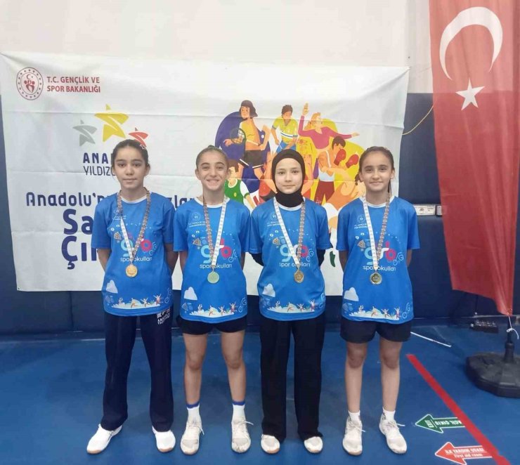 Elazığ badminton takımı büyük başarıya imza attı
