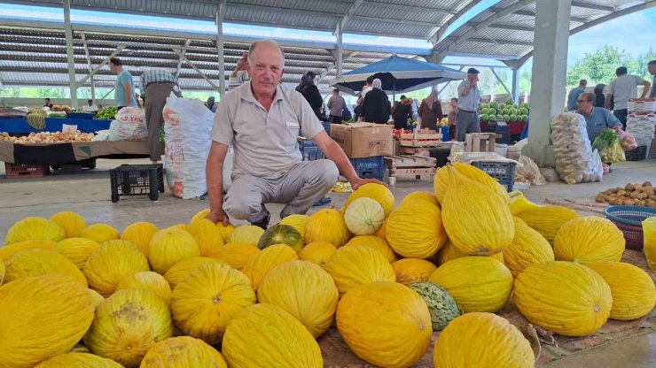 Hisarcık’ta yerli kavun 20 TL’den tezgâhta yerini aldı