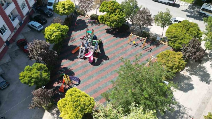 İnegöl’de çocuk parkları daha güvenli