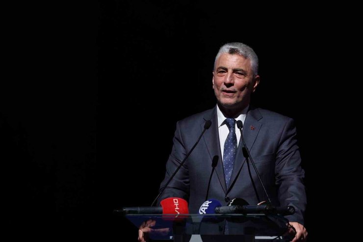 Ticaret Bakanı Bolat: "Yıl sonunda ihracatta 390 milyar doları aşacağız"