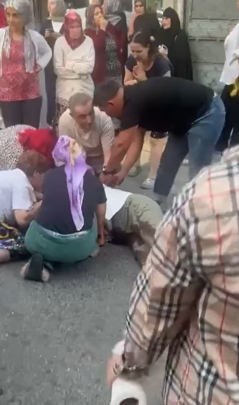 Bağcılar’da kadını bıçaklayan şahsı vatandaşlar linç etti