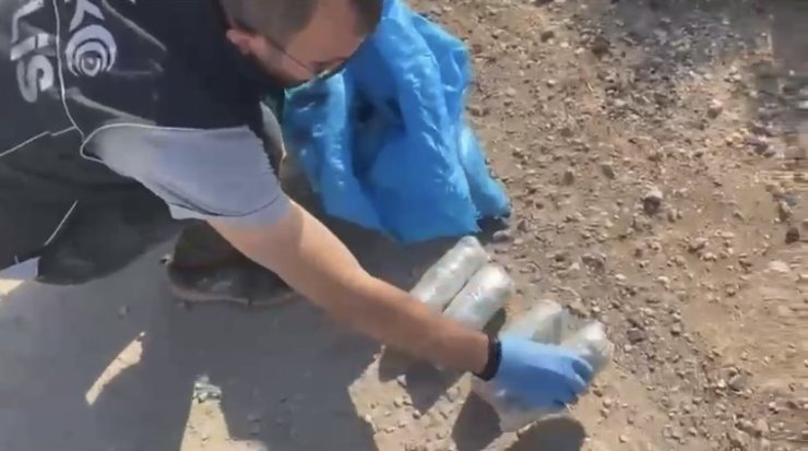 Motosikletle uyuşturucu kuryeliği yapan şahıstan 6 kilo esrar çıktı