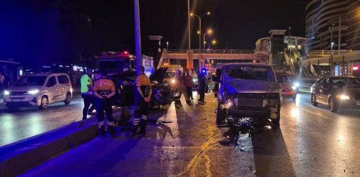 Beylikdüzü’nde makas atan sürücü kazaya neden oldu: 1 yaralı