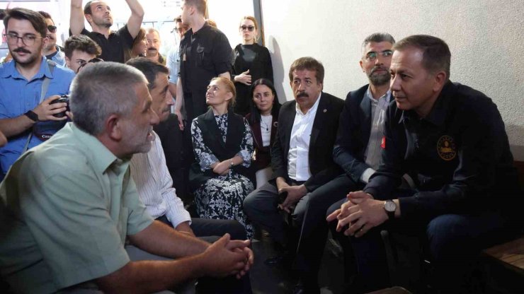 Bakan Yerlikaya Erzurum’da esnafı ziyaret etti