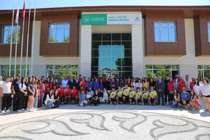 Gençlik ve Spor Bakan Yardımcısı Koçoğlu, Muğla’da gençlerle buluştu