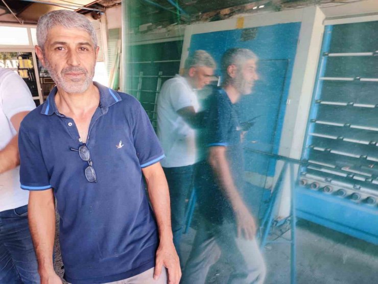 5 bin liralık cam aldı parasını ödemeden gitti