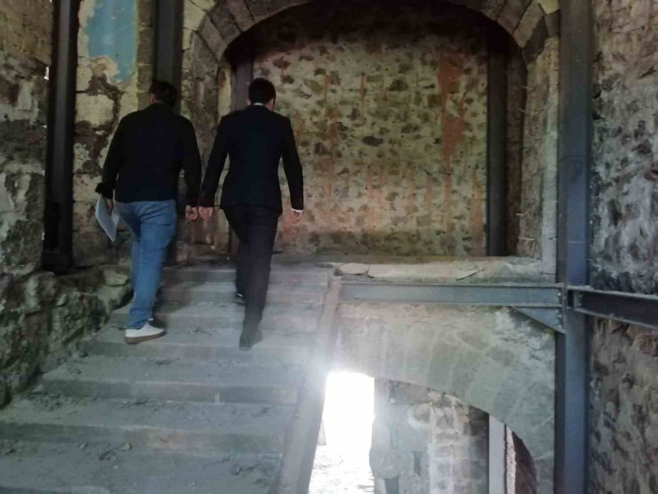 Susuz’da Hükümet Konağı’nın yapımı sürüyor