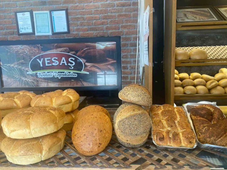 Yenişehir’de domatesli ekmek üretildi