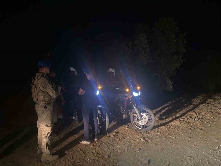 Jandarma ekipleri incir hırsızlarını suçüstü yakaladı