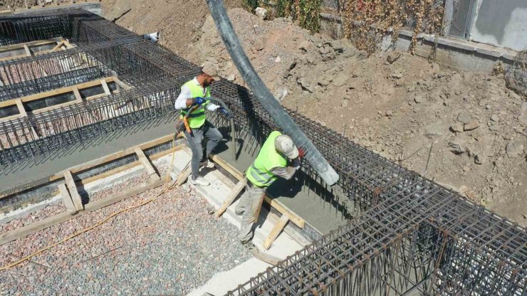 Başiskele’de Vezirçiftliği Kapalı Spor Salonu’nun temeli atıldı