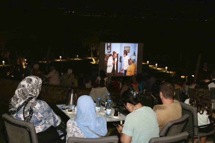 Tarihi kalede "Neşeli Günler"