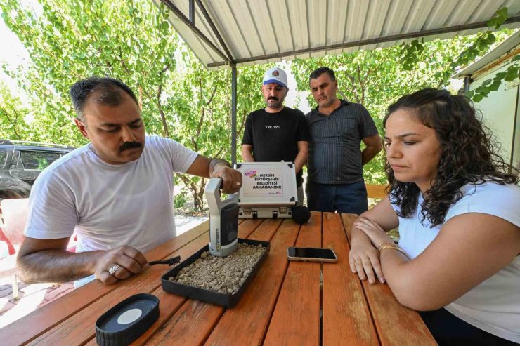Mersin’de üreticiye toprak analiz cihazı desteği