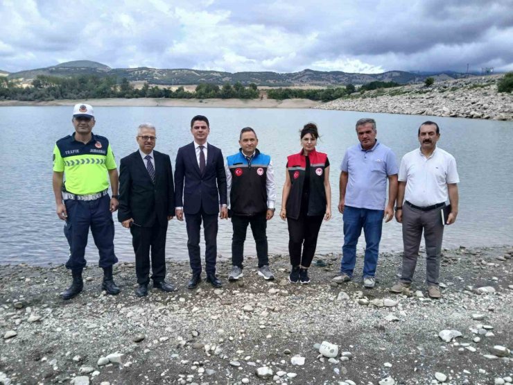 Uluköy Barajı’na 25 bin aynalı sazan bırakıldı