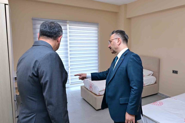 Vali Aksoy, Fethi Yılmaz Sezer Yaşlı Bakım ve Rehabilitasyon Merkezi’ni ziyaret etti