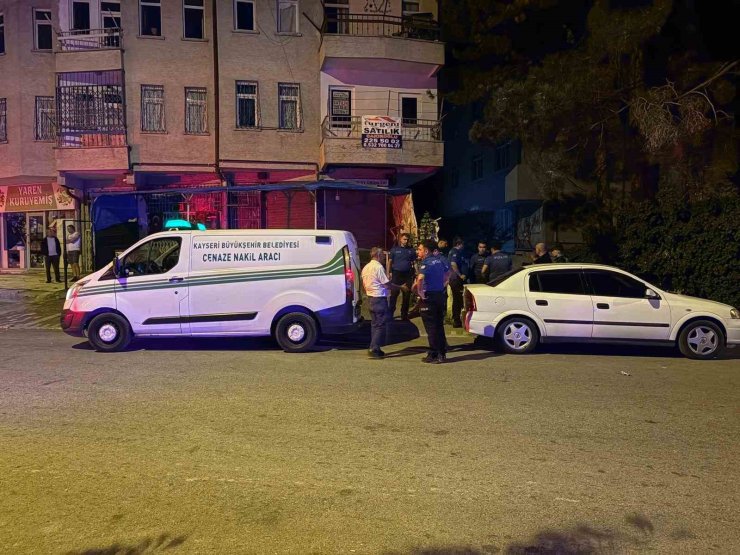 Eşi tarafından terk edilen genç adam yaşamına son verdi